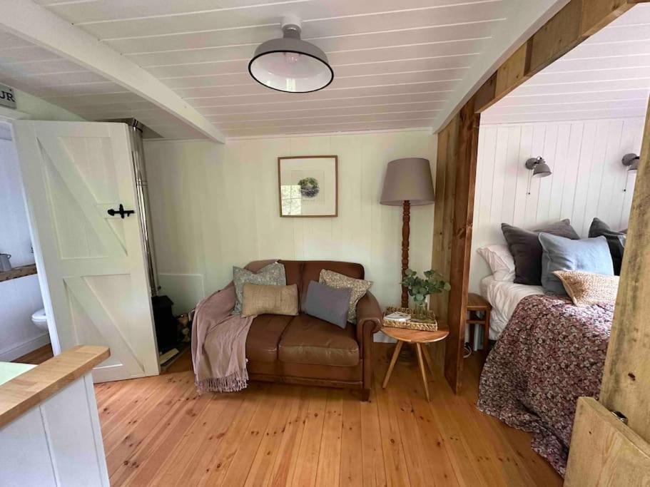 Cornwall Woodland Shepherd'S Hut Deirdres Hut Bodmin Eksteriør billede