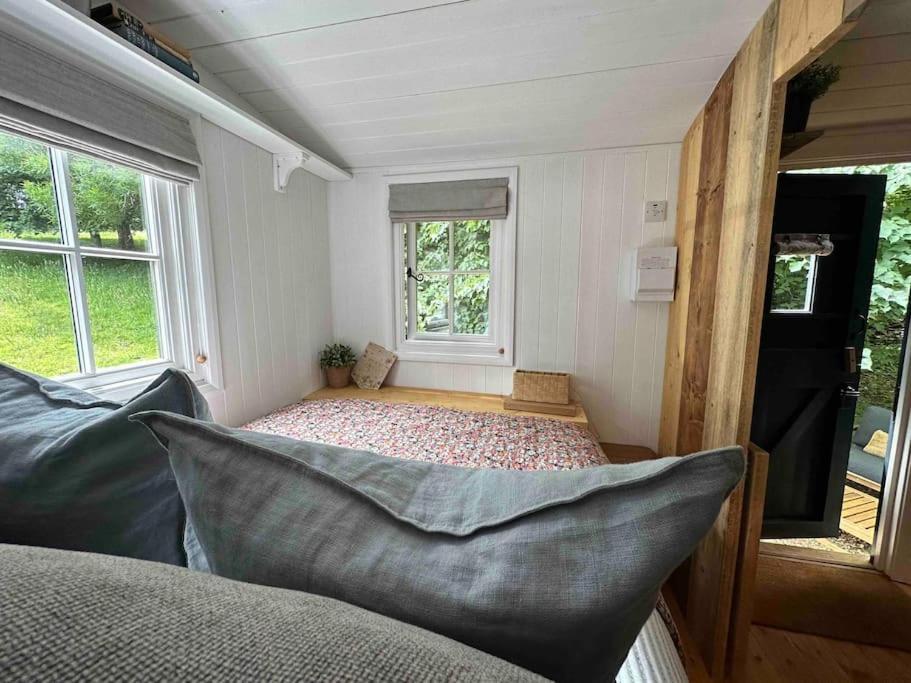 Cornwall Woodland Shepherd'S Hut Deirdres Hut Bodmin Eksteriør billede